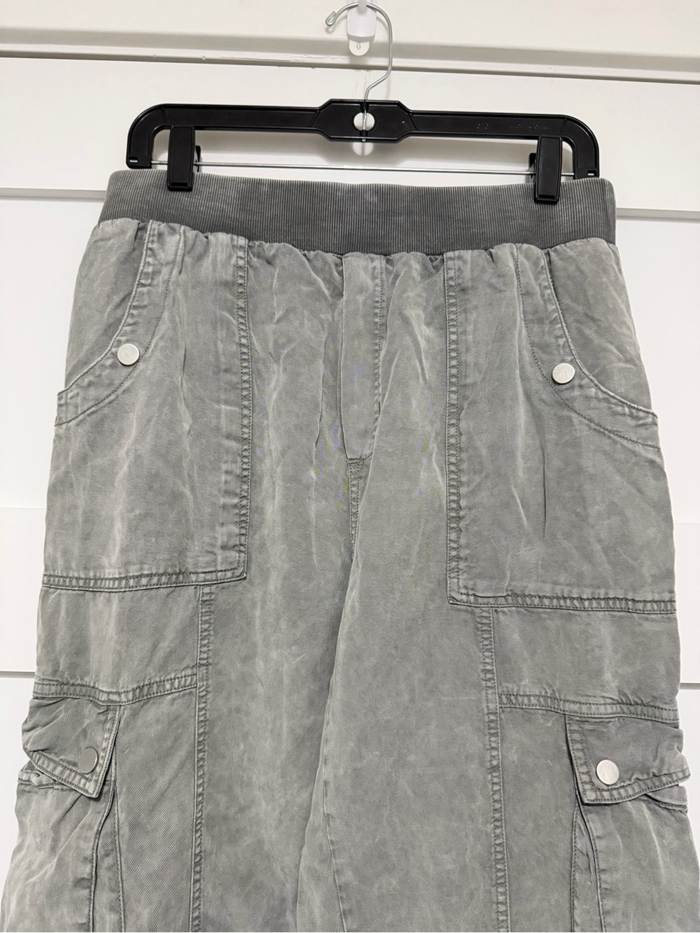 By Anthropologie Women's Gray Cargo Jogger Pants Size Medium 8582 - Picture 6 of 12